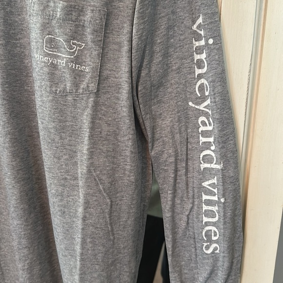 Vineyard Vines long sleeved weathered gray pocket tee - Picture 3 of 5